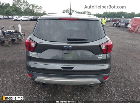 2019 Ford Escape — photo 16
