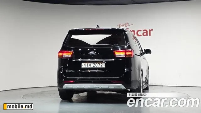 2018 Kia Canival — photo 4