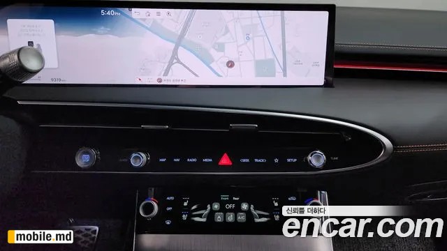 2025 Genesis GV70 — photo 15