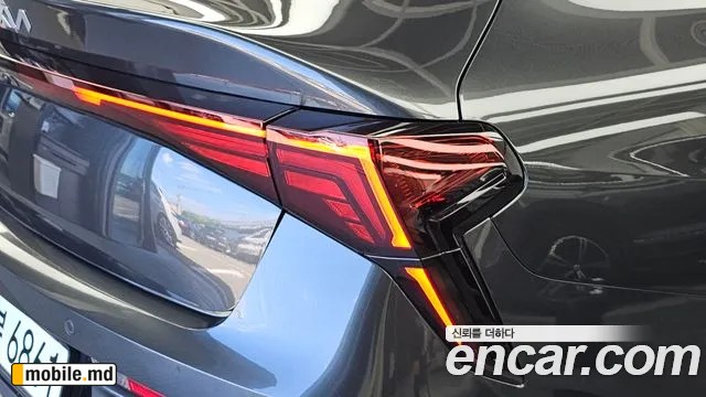 2025 Kia K5 — photo 23