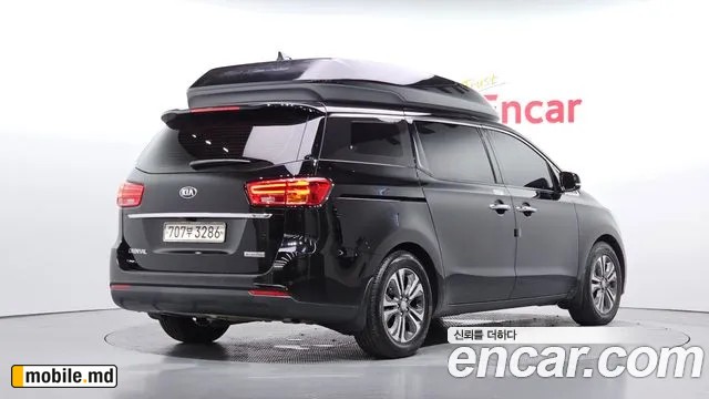 2019 Kia Canival — photo 2