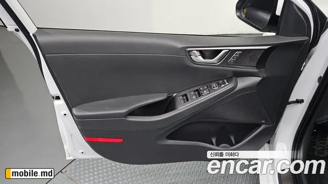 2020 Hyundai IONIQ — photo 24