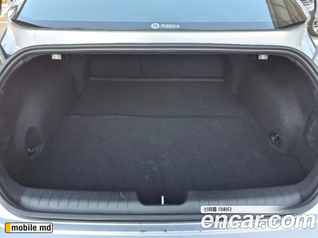 2025 Hyundai IONIQ — photo 19