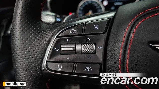 2025 Genesis G70 — photo 17