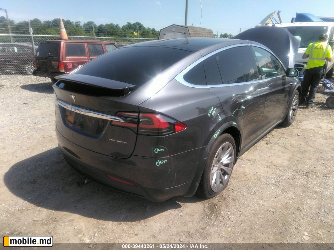 2020 Tesla Model X — photo 4