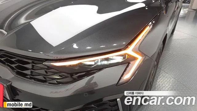 2025 Kia K5 — photo 22