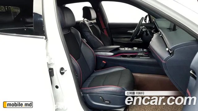 2023 Genesis GV70 — photo 11