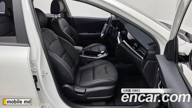 2022 Kia Niro — photo 26