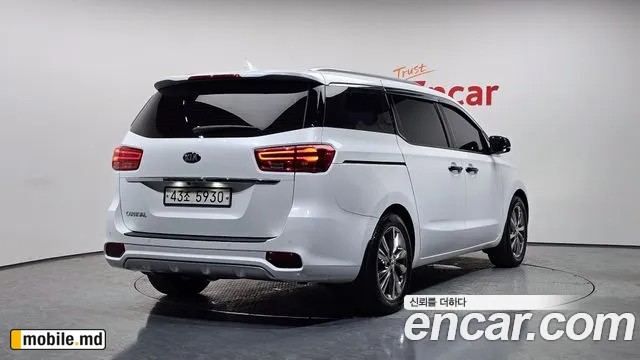 2019 Kia Canival — photo 2